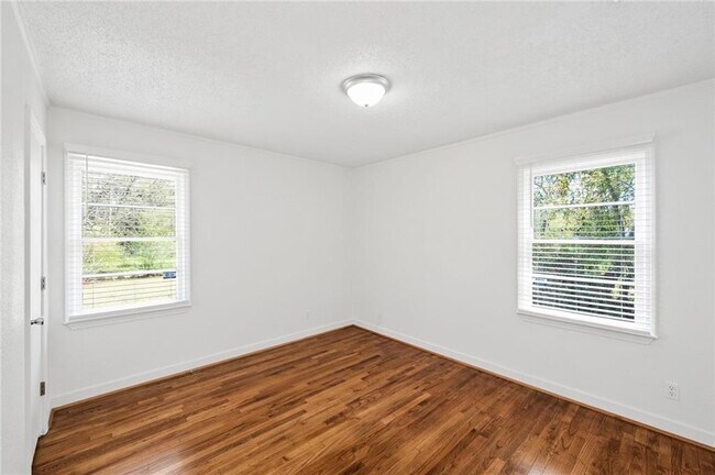 Building Photo - 522 Pine St