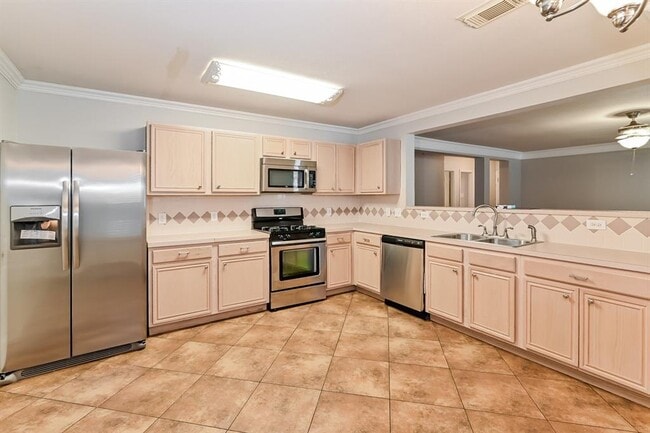 Building Photo - 15114 Blue Creek Ranch Dr