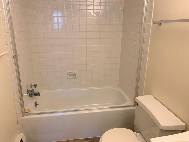 Building Photo - 875 26th St