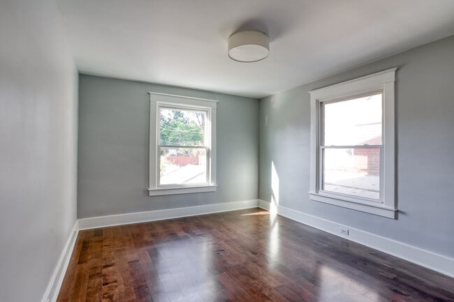 Building Photo - HOUSE FOR RENT