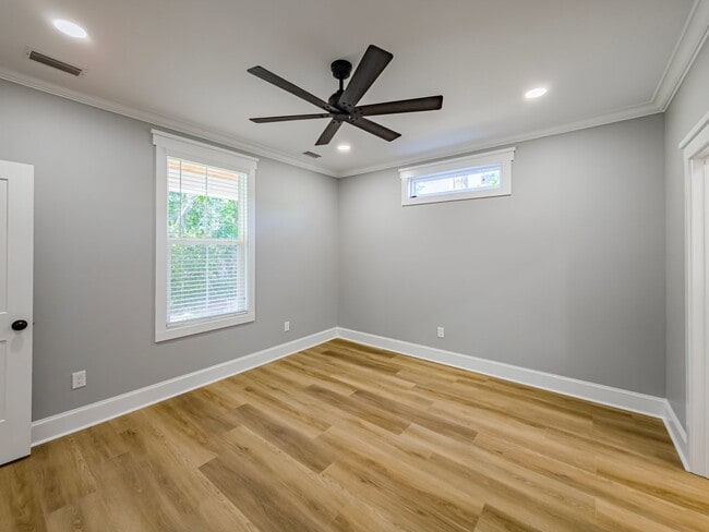 Building Photo - 807 Cherokee Ave