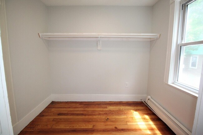 Building Photo - 12 Albion Pl