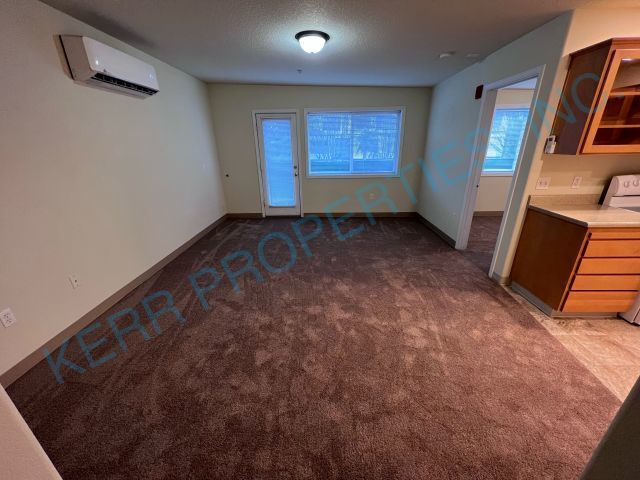 Building Photo - FREE RENT! Cozy 1-Bed Oasis in Portland's ...