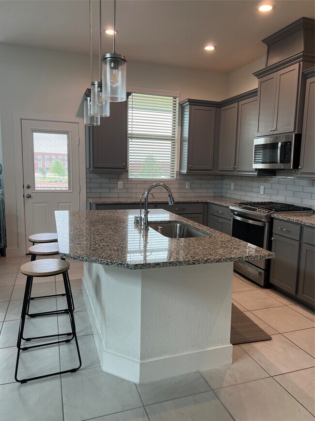 Building Photo - 4971 Carranza Ct