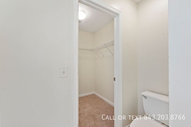 Building Photo - 202 Saturn Ct