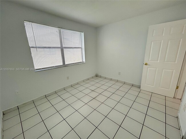 Building Photo - 15332 SW 72nd St