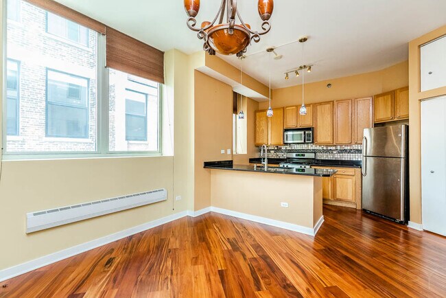 Building Photo - 1600 S Indiana Ave