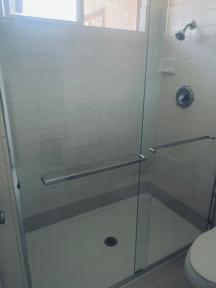 Building Photo - 321 Greenwood Pl