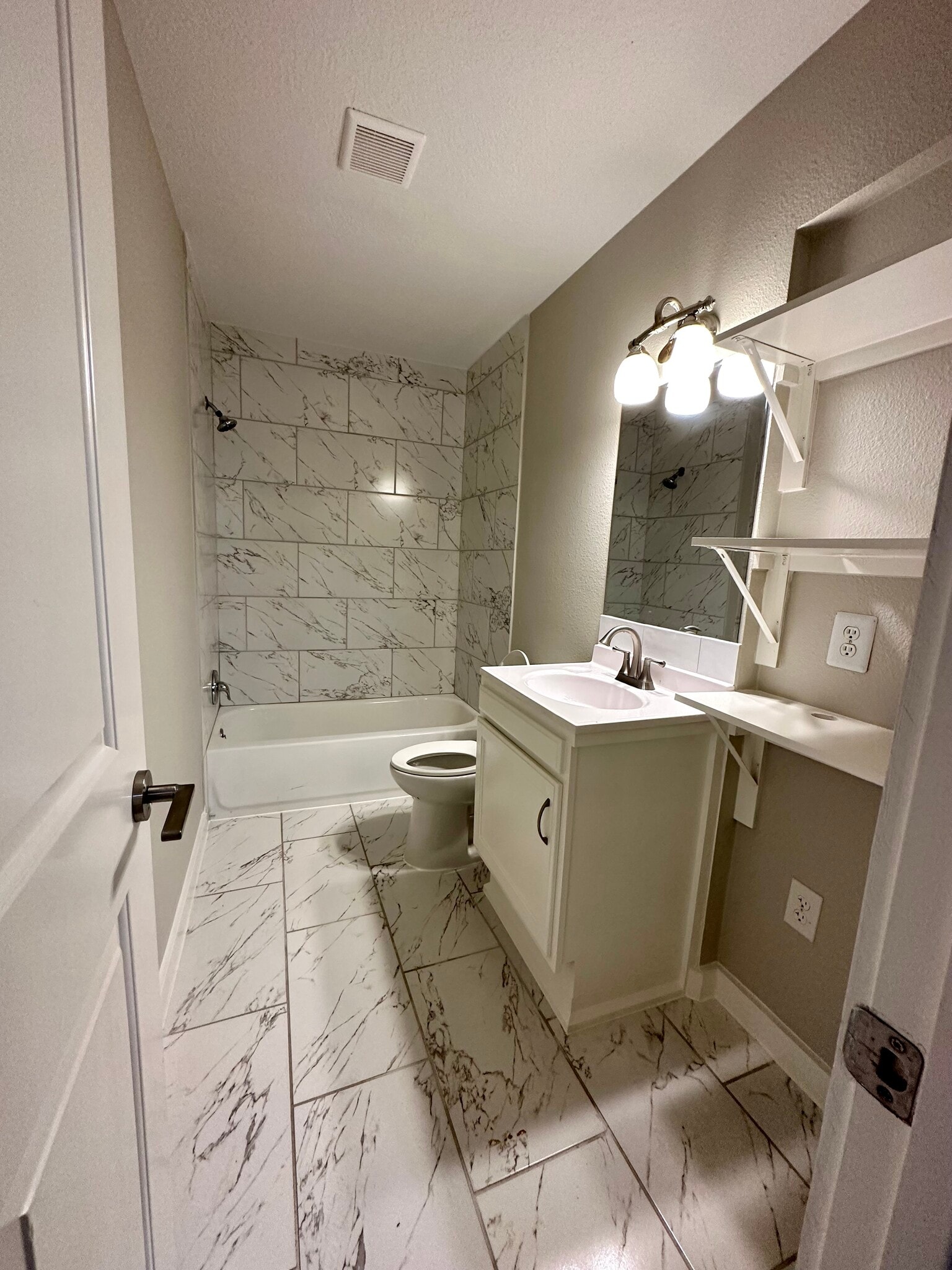 Building Photo - 1810 Edgewood St