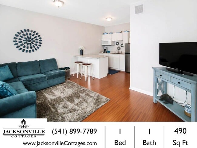 Building Photo - Zen Cottage: Spacious downtown suite complete with kitchenette, washer/dryer $300 Utility Fee