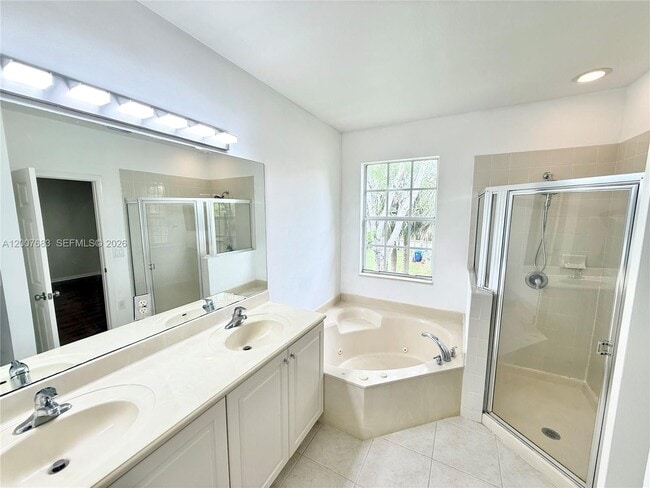 Building Photo - 2674 SW 84th Terrace