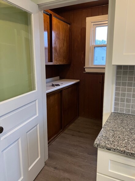Pantry - 930 Oxley Rd