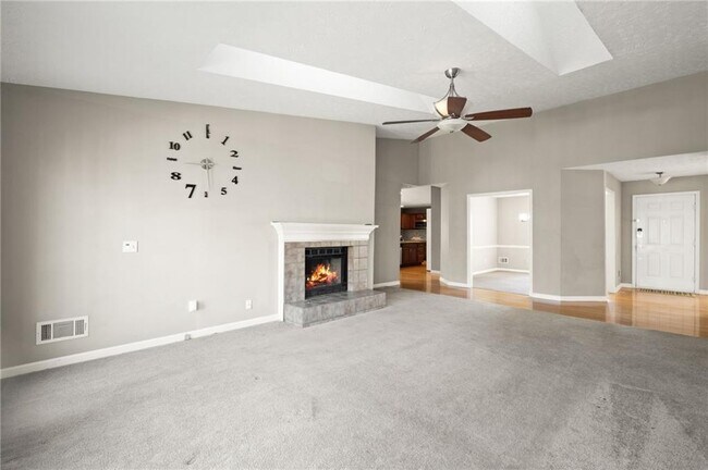 Building Photo - 675 Clearwater Pl