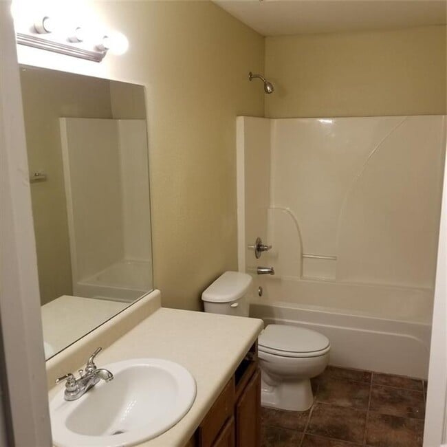 Building Photo - 330 Graystone Cir