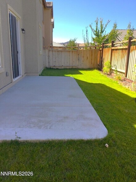 Building Photo - 7038 Diversey Dr