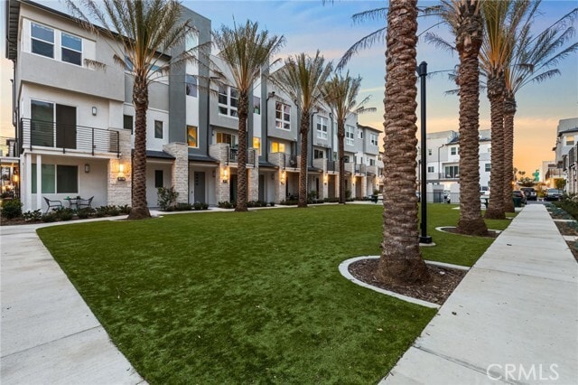 Building Photo - 1323 W Cara Dr