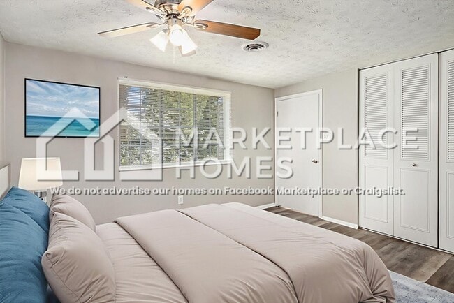 Building Photo - 1570 Meadowview Dr