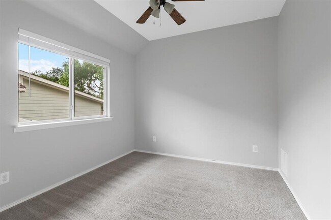 Building Photo - 100 Hilltop Dr