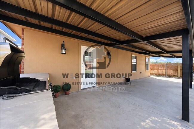 Building Photo - 8732 Polo Dr