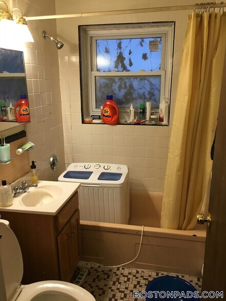 Building Photo - 4 President Terrace