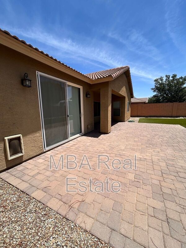 Building Photo - 1407 E Gary Way