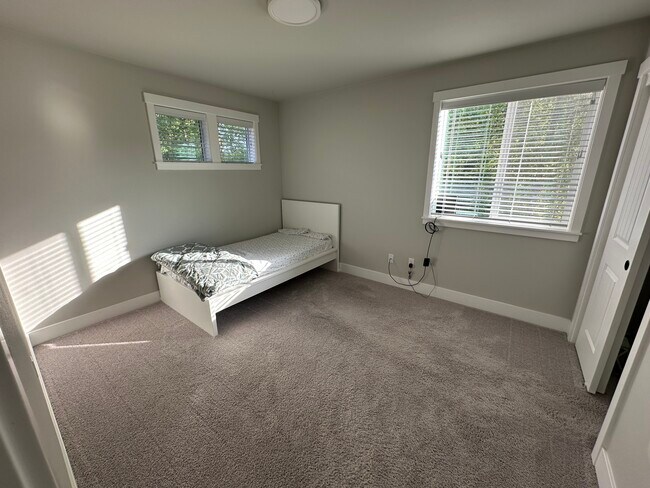 Building Photo - 22405 SW Frst Crk Wy