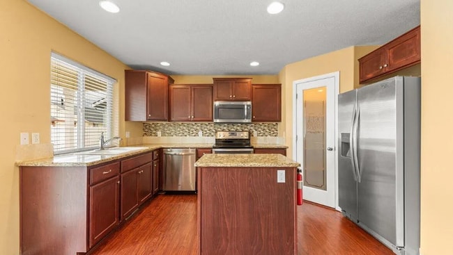 Building Photo - 3 Bed, 2 Bath, Single Level House in Post Falls