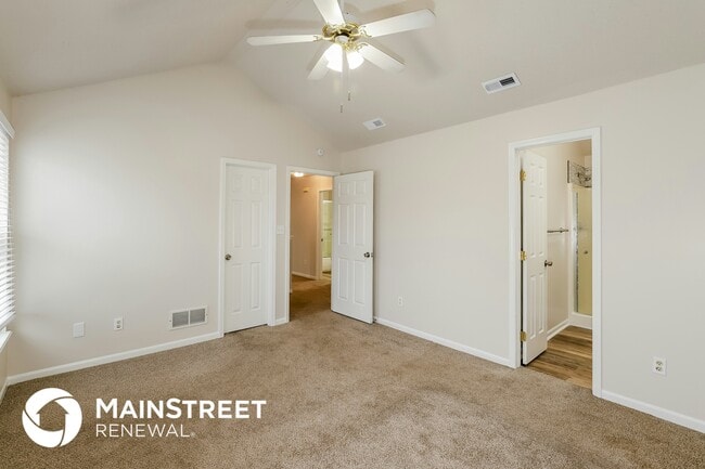 Building Photo - 11115 N Lewis Ave