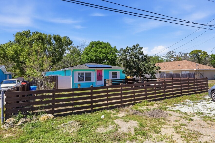 Building Photo - 587 Dixie Hwy