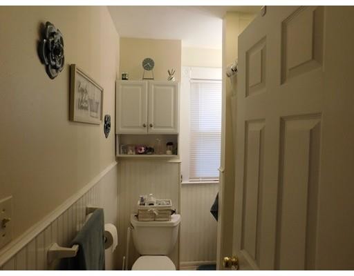 Building Photo - 42 Baldwin St