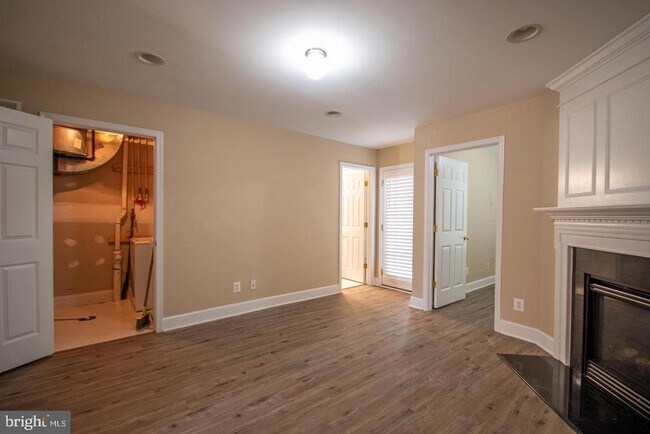 Building Photo - 2444 Terra Cotta Cir