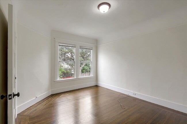 Building Photo - 12th Ave 1340-1342