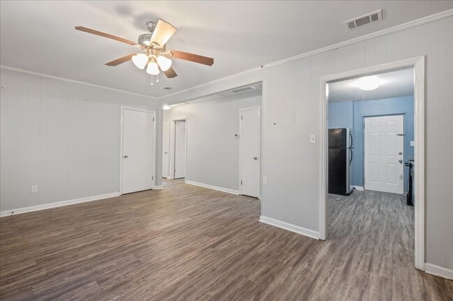 Building Photo - 3-Bedroom Home Near Memorial Hospital