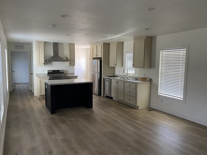 Building Photo - 2060 N Center St