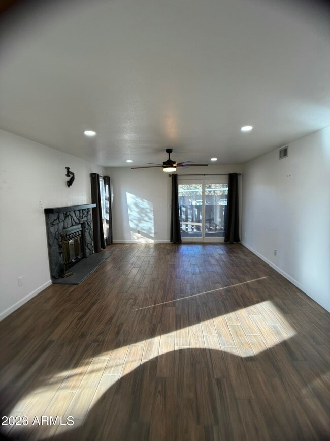 Building Photo - 905 N Beeline Hwy