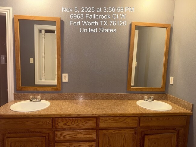 Building Photo - 6963 Fallbrook Ct W