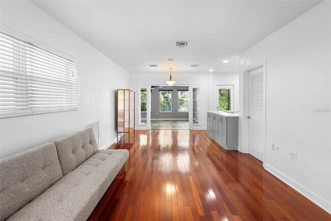 Building Photo - 3623 Chelsea St