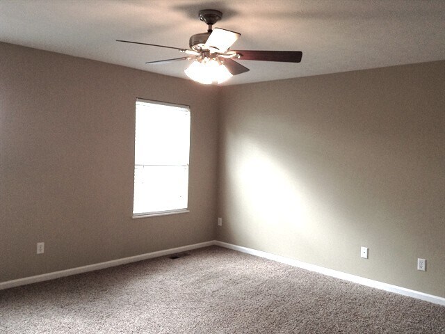 Building Photo - 12 Ascot Glen Dr