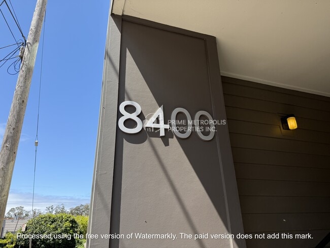 Building Photo - 8400 Oceanview Terrace