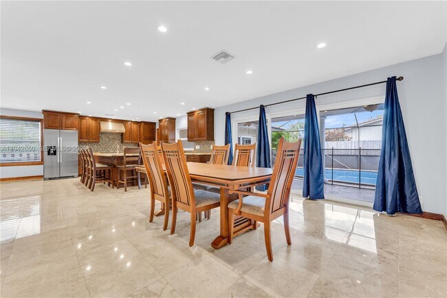 Building Photo - 601 N 44th Ave