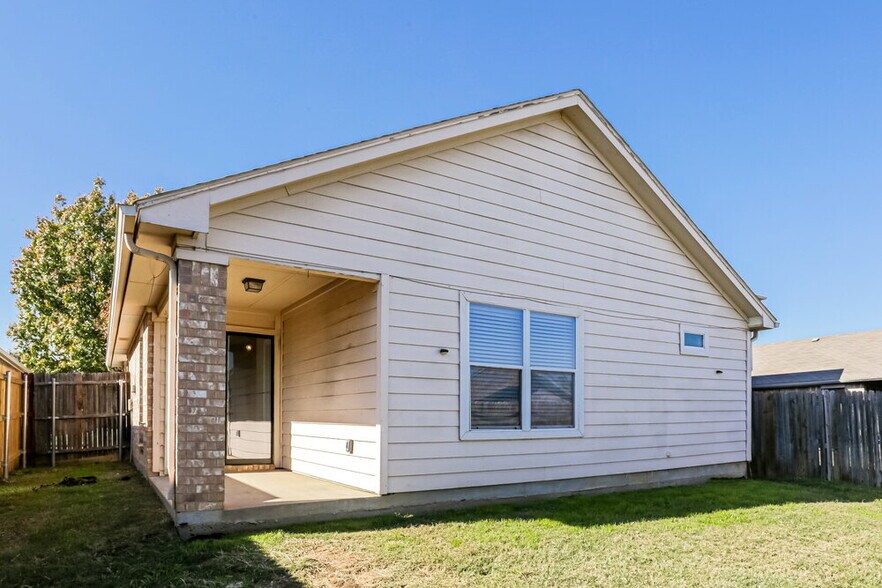 Building Photo - 6440 Regina Dr