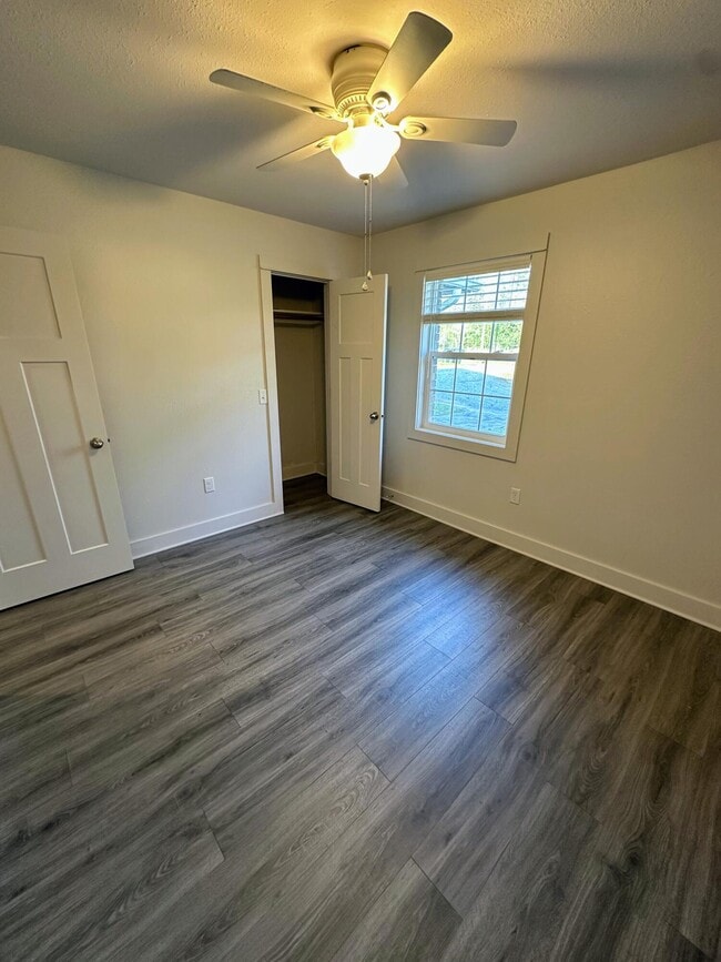 Building Photo - 1014 E Indian Creek Ranch Rd