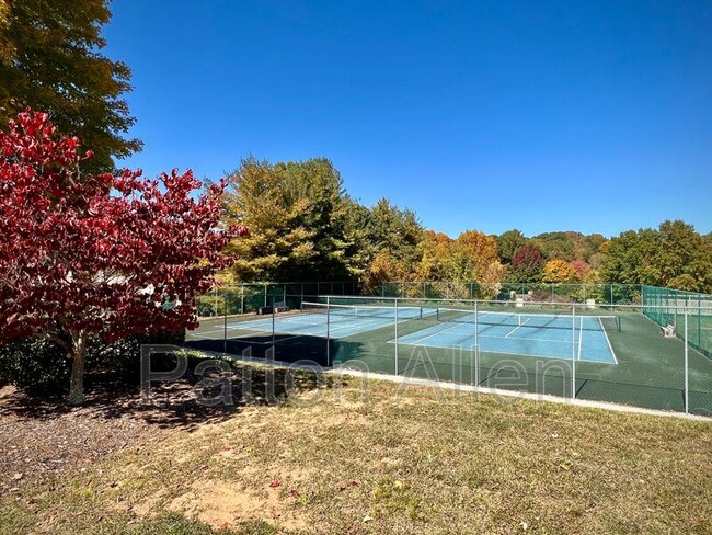 Building Photo - 2406 Abbey Cir