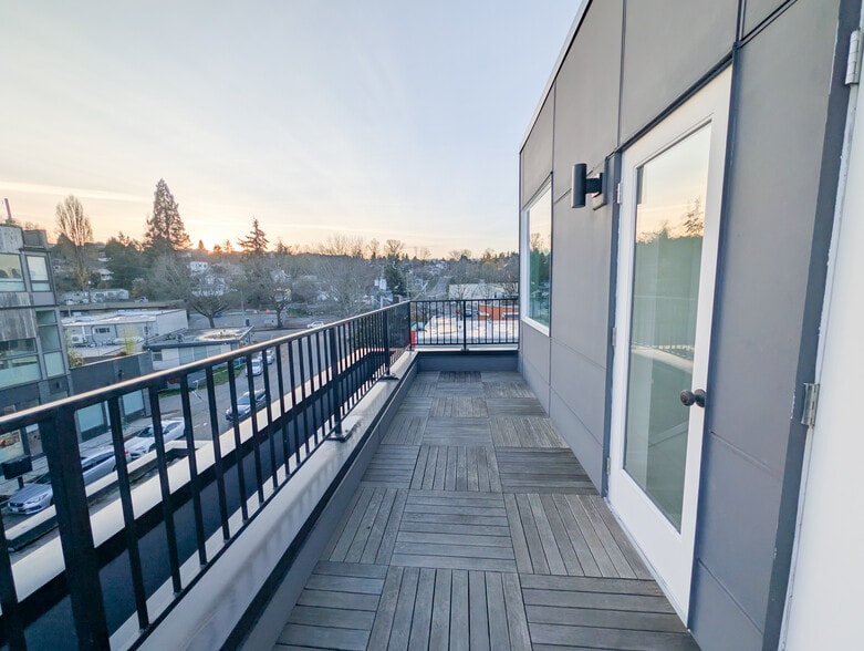 Building Photo - 2227 25th Ave S