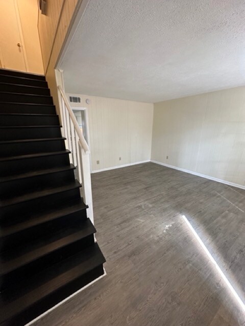 Building Photo - 1505 W Highland Ave
