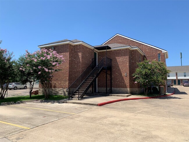 Building Photo - 4504 College Main St