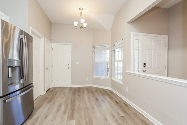 Building Photo - 10896 Campus Heights Ln