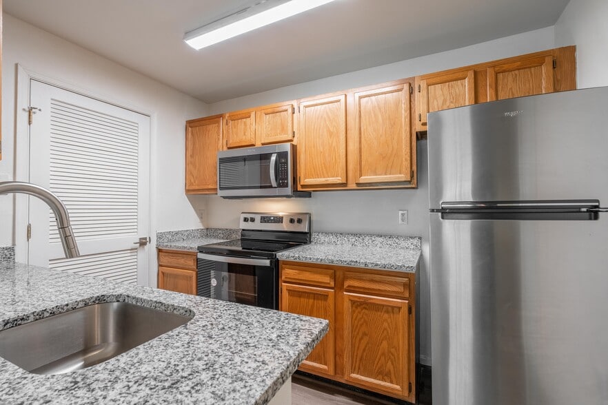 Building Photo - Shenandoah Commons