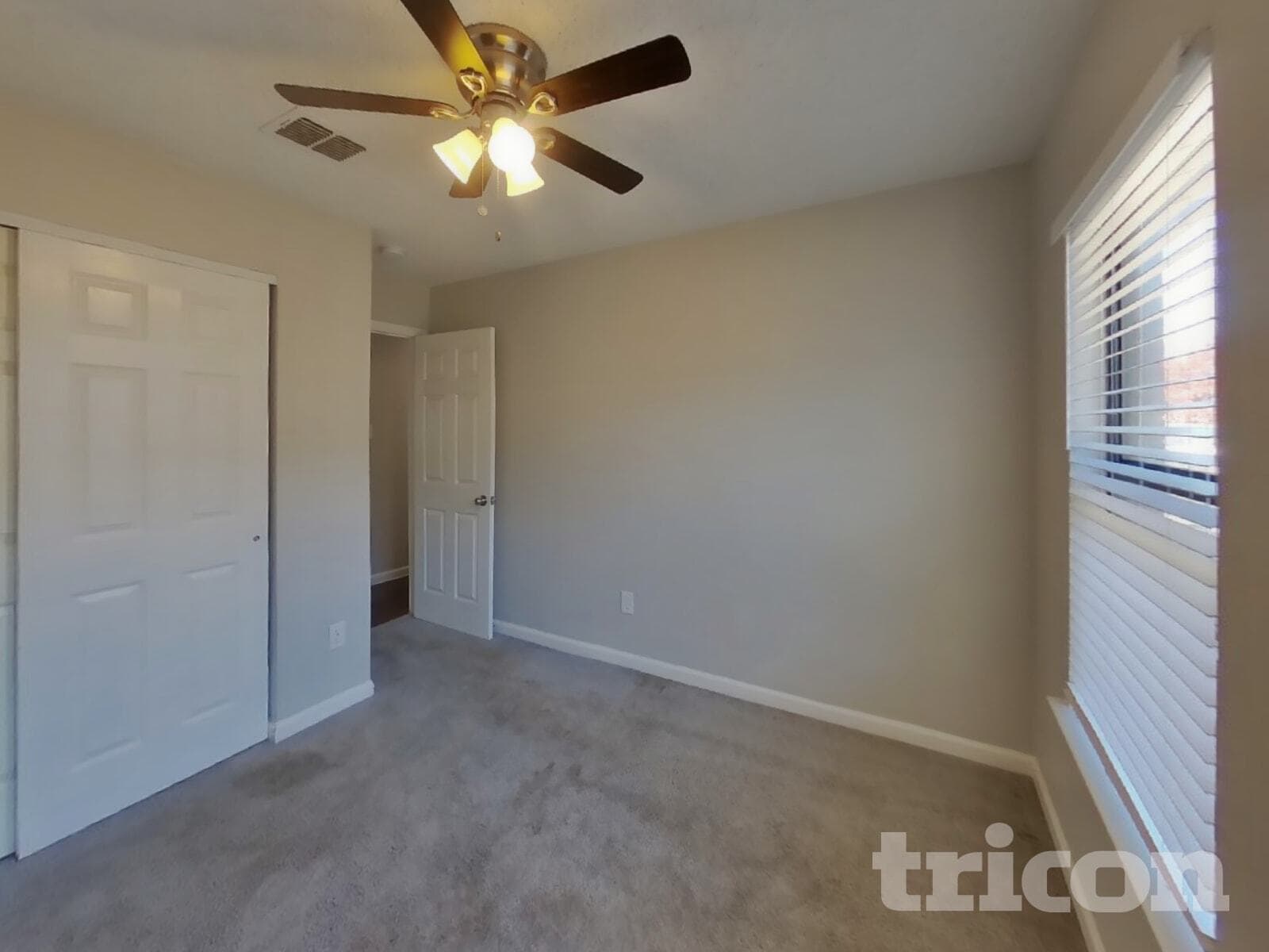 Building Photo - 716 King St