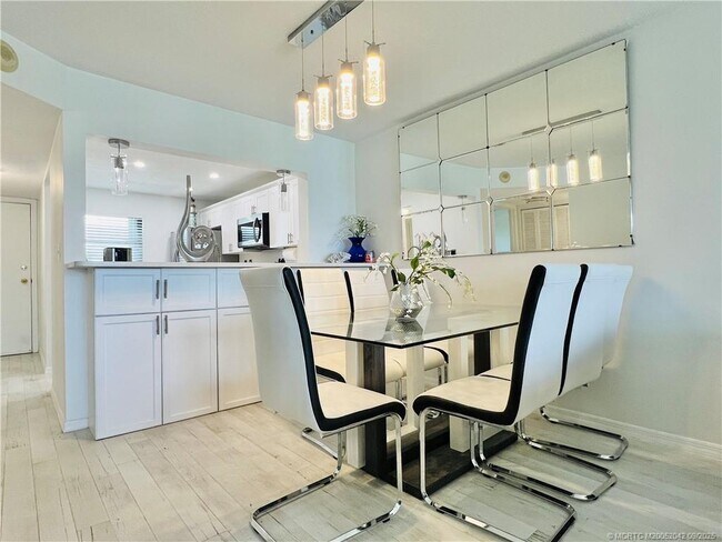 Building Photo - 9400 S Ocean Dr